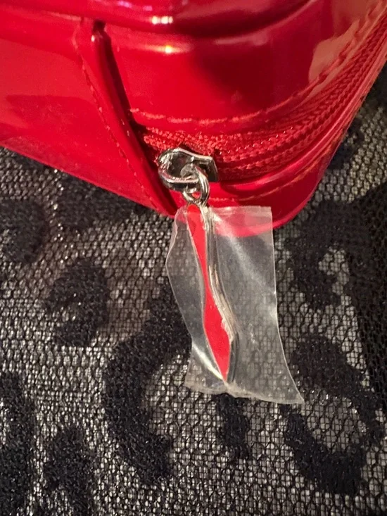 Christian Louboutin Red Glossy Case~ New - Picture 2 of 6